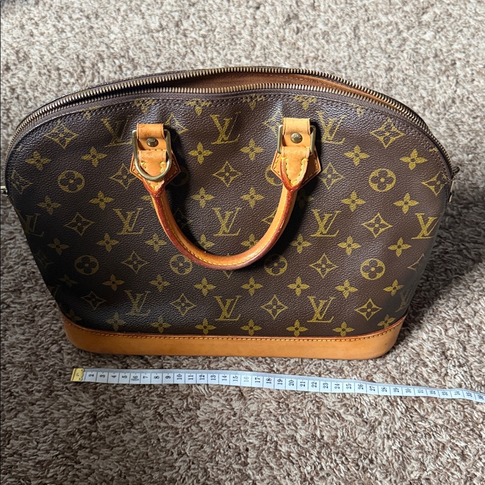 Louis Vuitton Alma PM Monogram Canvas Handbag – Made in France 2 - Picture 3 of 10